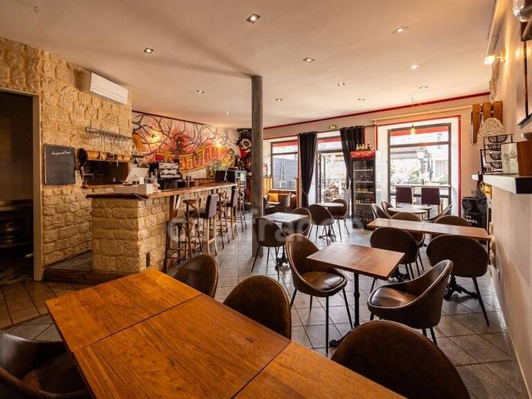 Bar restaurant à vendre Licence IV avec logement et terrasse – Lalevade d’Ardèche — photo 1