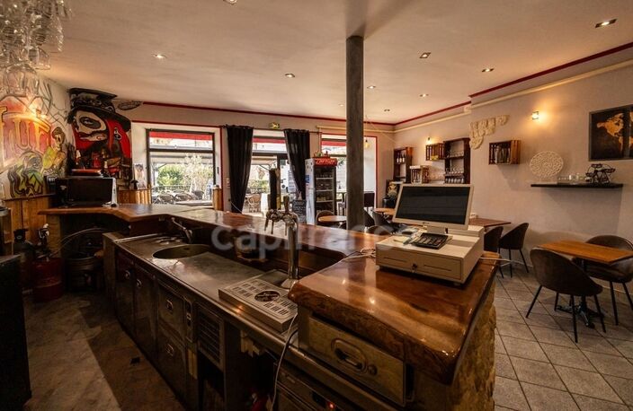 Bar restaurant à vendre Licence IV avec logement et terrasse – Lalevade d’Ardèche — photo 2