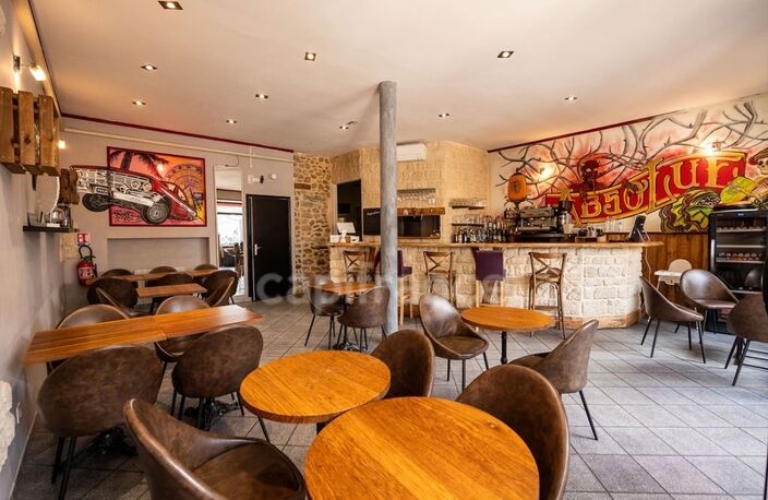 Bar restaurant à vendre Licence IV avec logement et terrasse – Lalevade d’Ardèche — photo 4