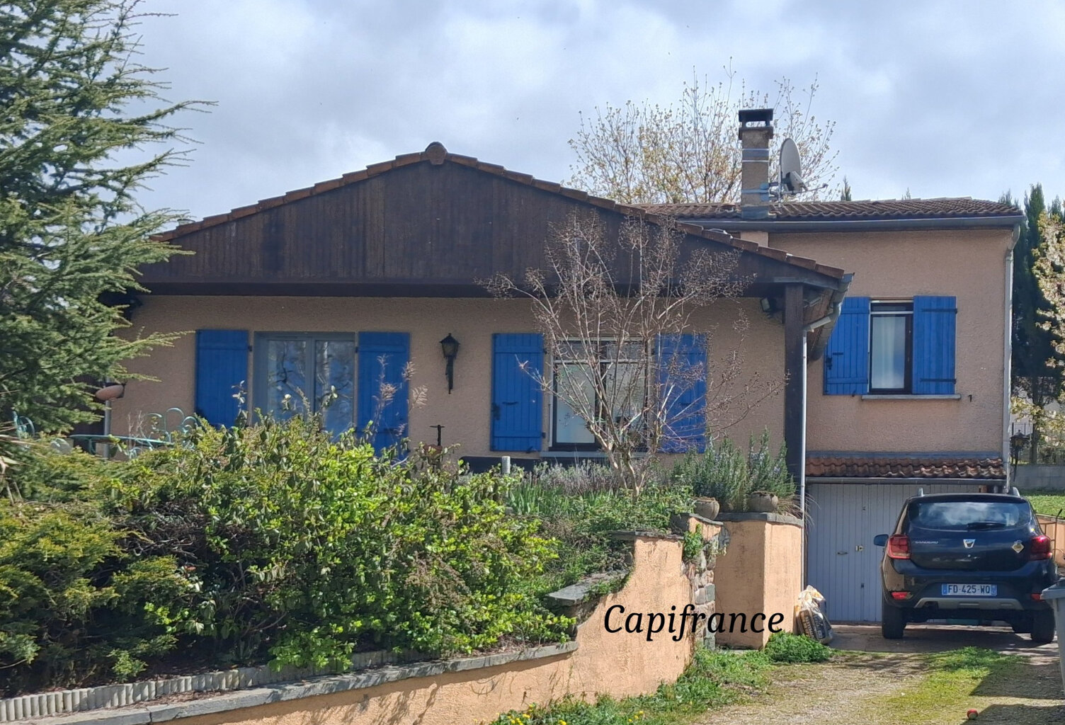 Maison familiale avec grand terrain, piscine – Saint-Martin-la-Plaine — photo 1