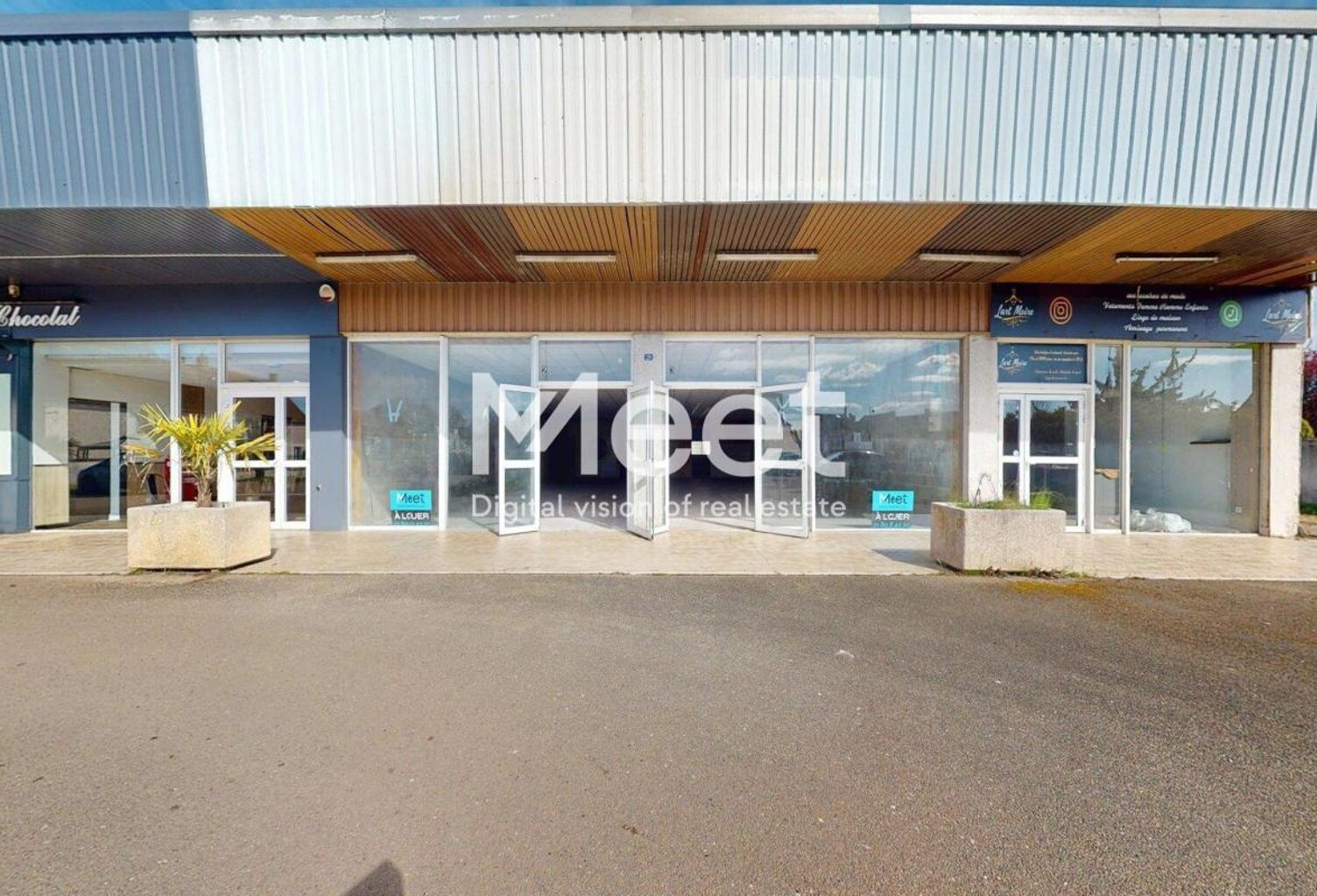 LOCAL COMMERCIAL - MONÉTEAU — photo 1
