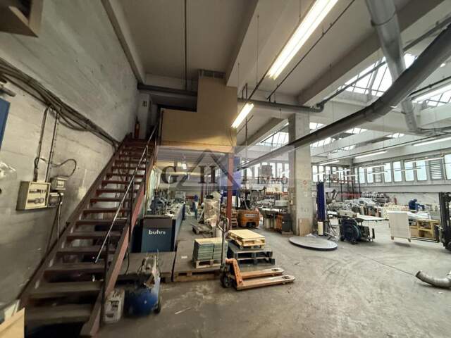 ENTREPÔT-BUREAUX de 490 M2 À LOUER SUR MONTREUIL! — photo du bien
