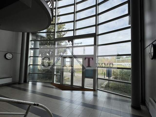 Bureau - 170m² - Grigny — photo du bien