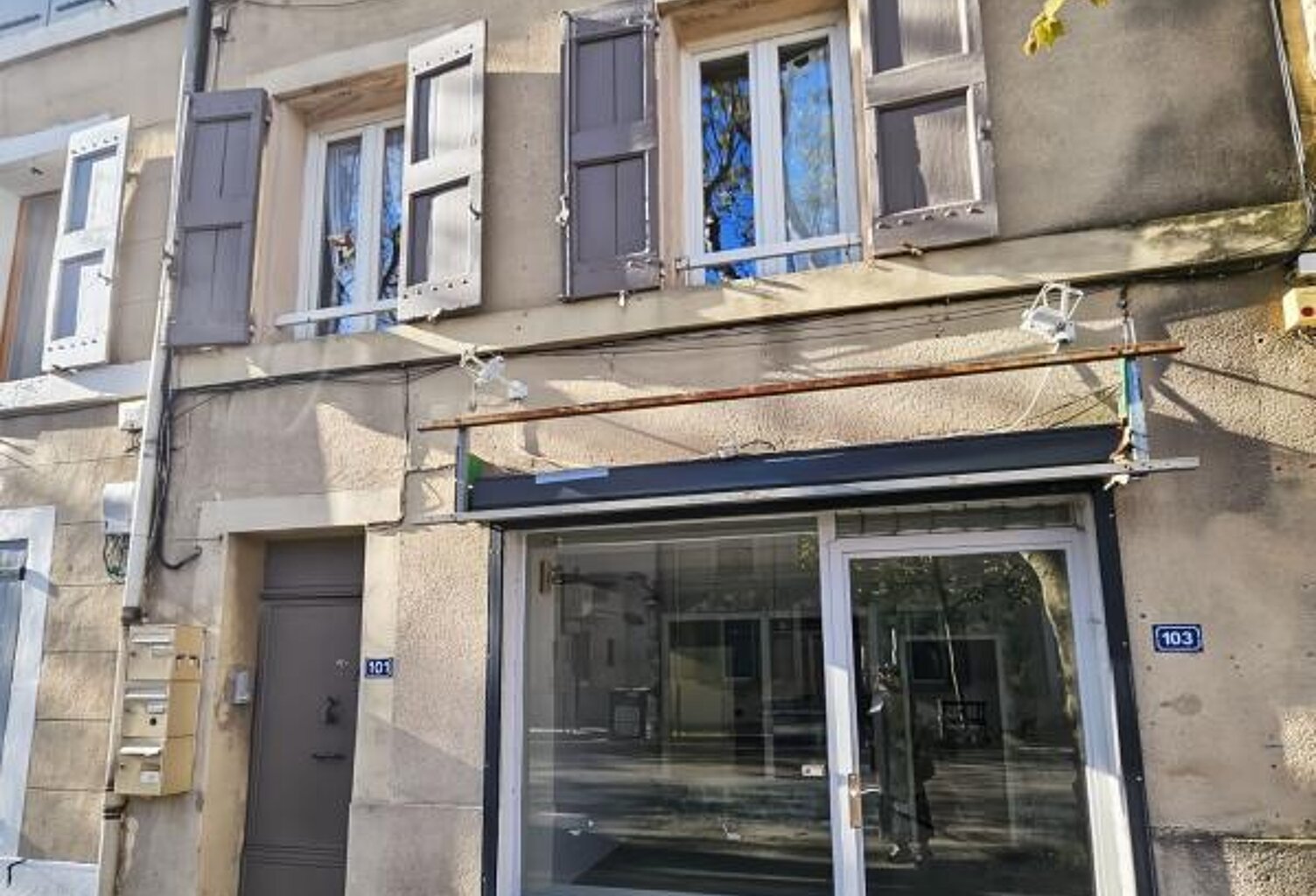 Immeuble de rapport – Plein centre de Pertuis — photo 1