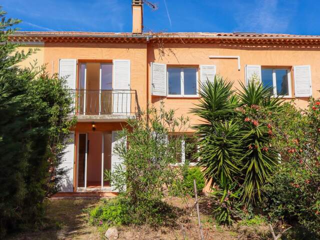 Maison À Vendre T5 + Grand garage Au coeur des Sablettes — photo du bien