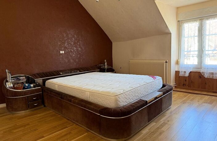 Maison ancienne 6 pièces 127 m² avec courrette de 30 m2 devant — photo 4