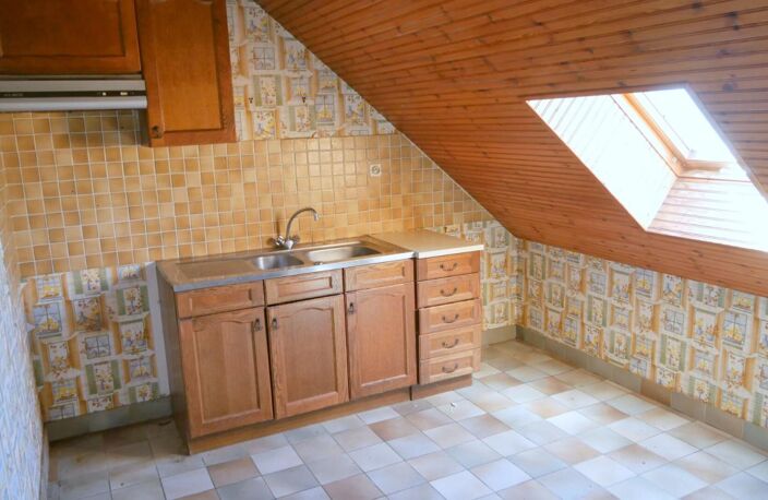 Maison à rénover - 208 m² avec dépendances sur 2100 m² de terrain - Proche commerces et écoles — photo 3
