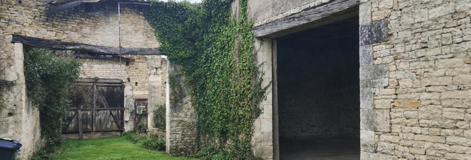 Maison 10 Pièces 258 m² à vendre à Nercillac (16200)