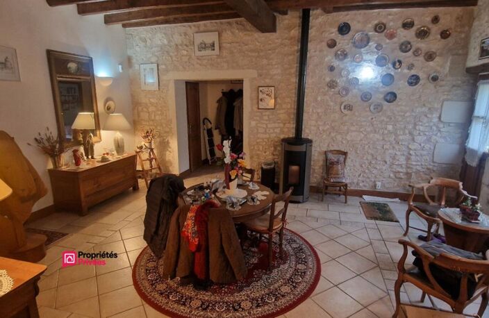 Longère de 155 m² - 6 pièces dont 3 chambres plus dépendances — photo 2