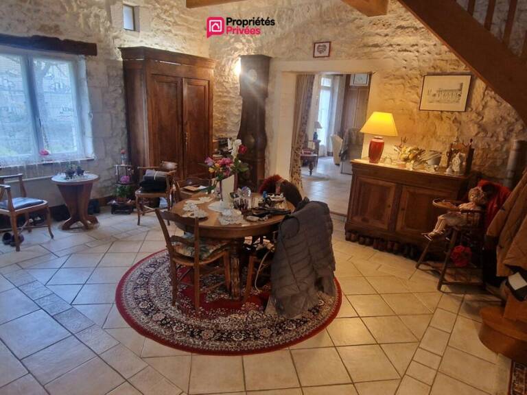 Longère de 155 m² - 6 pièces dont 3 chambres plus dépendances — photo 1