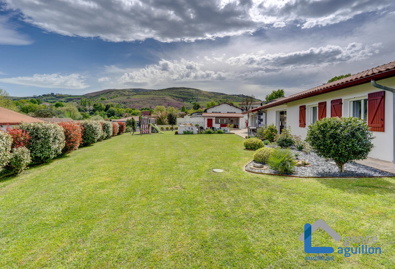 MAISON 183M2 PLAIN-PIED 5 PIECES TERRAIN 1400M2 URRUGNE — photo 1