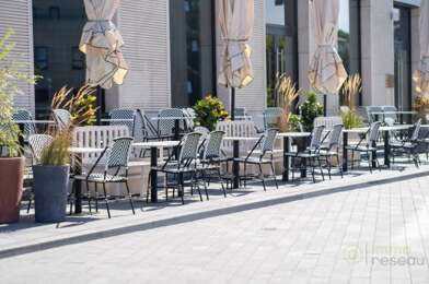 Commerce  329000 €