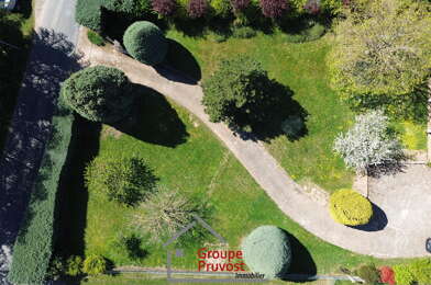 Terrain  330000 €