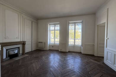 Appartement 2 pièces 985 €