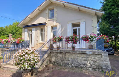 Maison de maître sur parcelle d'environ 1000m² — photo du bien