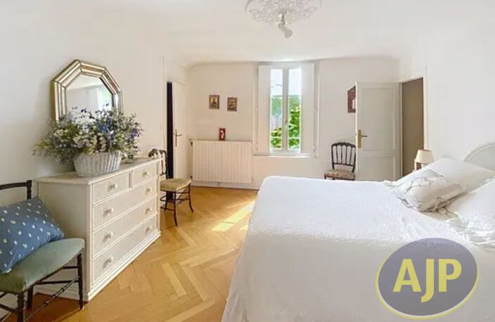 Maison de maître sur parcelle d'environ 1000m² — photo 3
