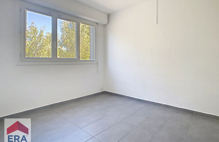 A vendre type 4 Marseille 13013 Les Olives balcon cave dernier étage — photo 5