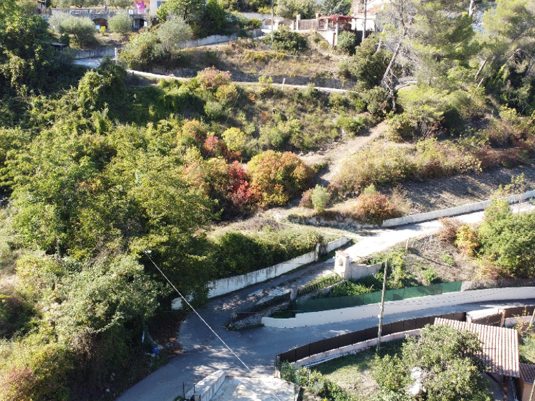 Terrain constructible 1280 m2 avec permis   Drap — photo 1