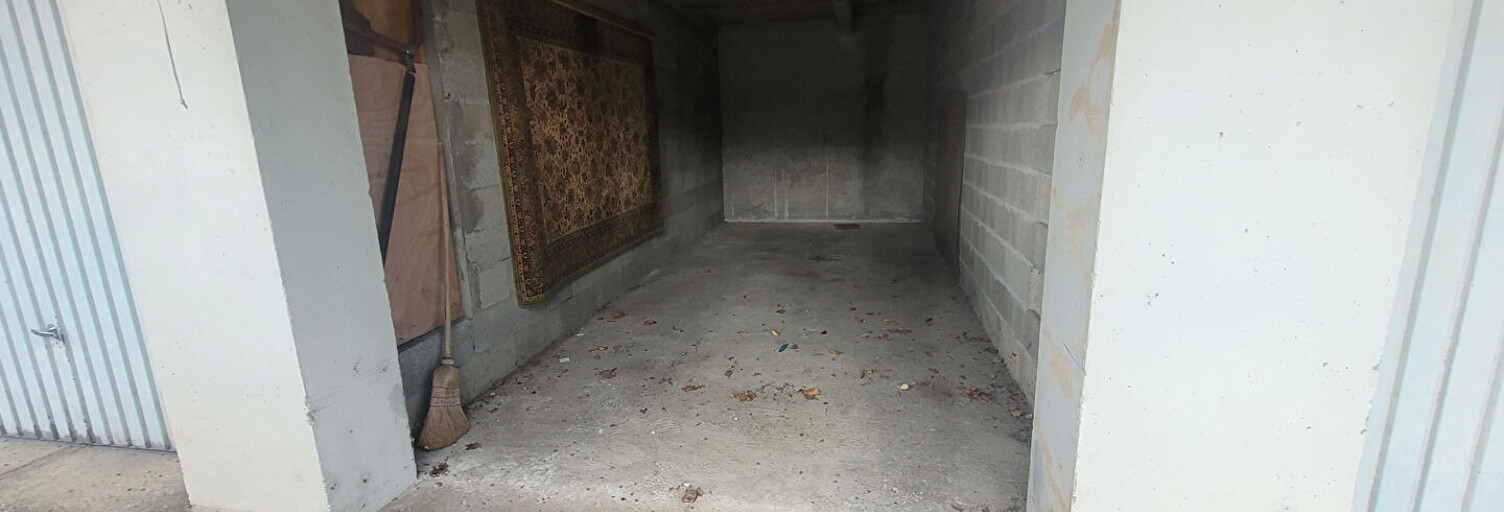 Garage  15 m² à vendre à Angoulême (16000)