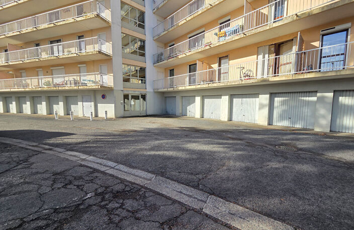Garage à Angoulême — photo 2
