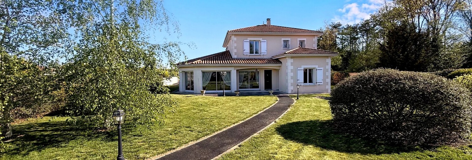 Maison 10 Pièces 318 m² à vendre à Neuville-de-Poitou (86170)