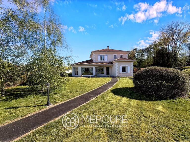 SPACIEUSE VILLA AVEC GARAGES — photo 1