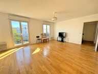 APPARTEMENT 4 PIÈCES LUMINEUX AVEC BALCON – VALLEE SHOPPING — photo 3