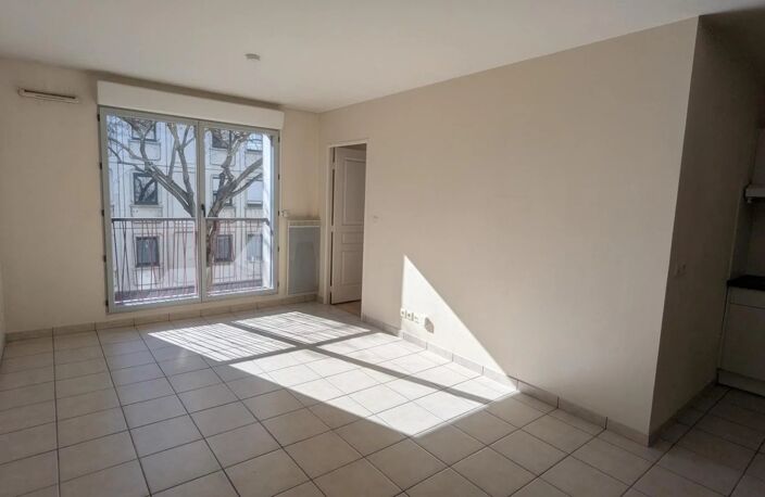 TOURS CENTRE - T2 45m² - Parking et cave — photo 2