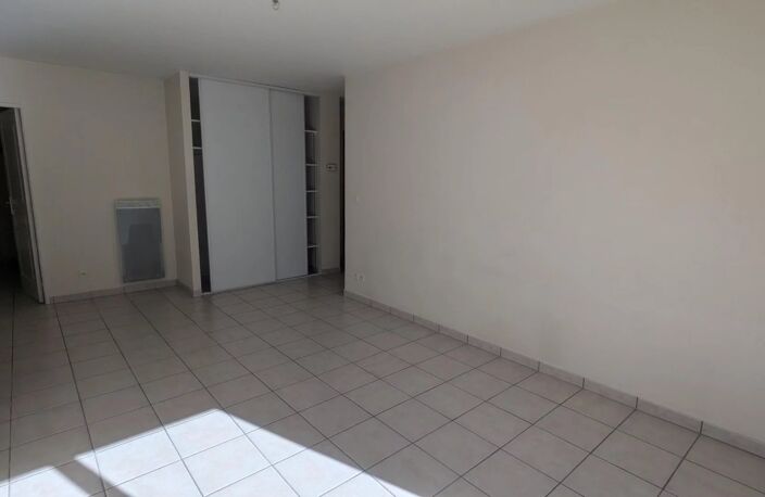 TOURS CENTRE - T2 45m² - Parking et cave — photo 3