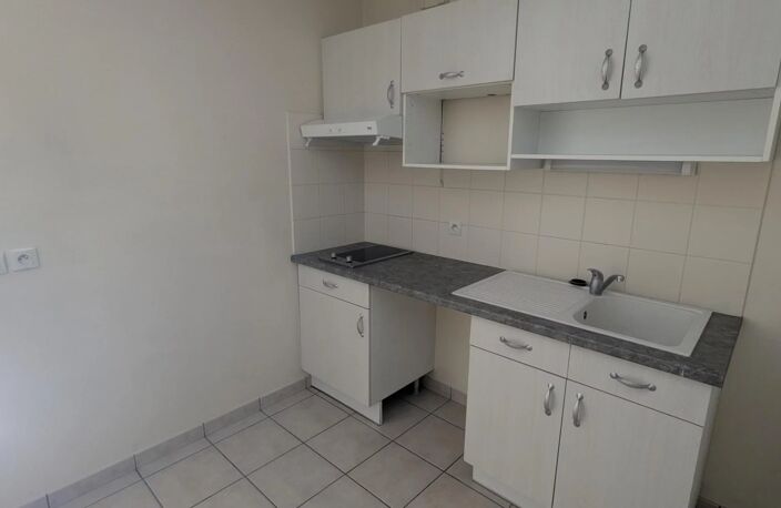 TOURS CENTRE - T2 45m² - Parking et cave — photo 4