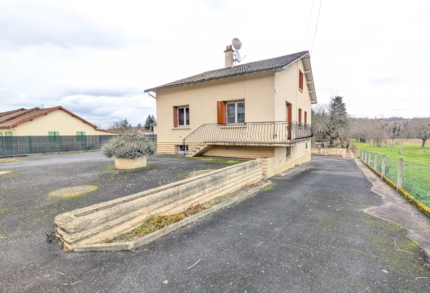 Vente maison 6 pièces 136 m² Civaux (86320) — photo 1