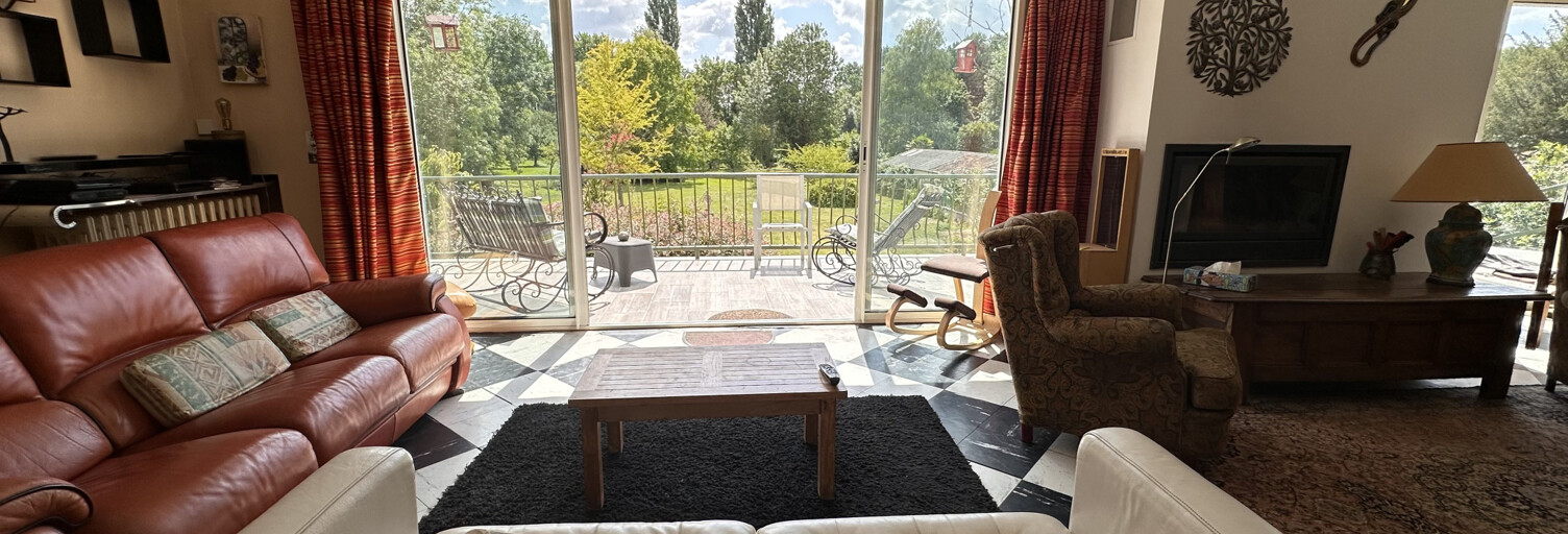 Maison 12 Pièces 362 m² à vendre à Saint-Jean-d'Angély (17400)