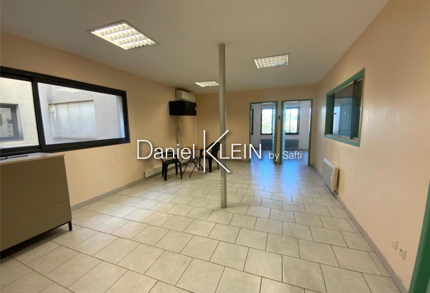 Bureaux 68m2, climatisation, 1er étage (ascenseur) — photo 1