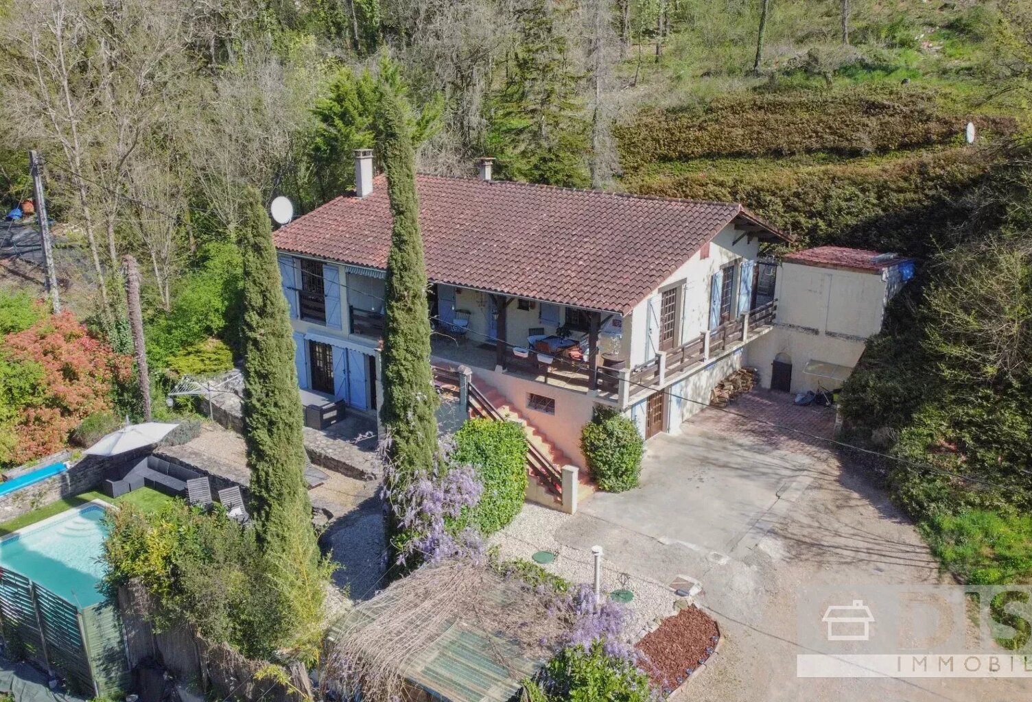 Spacieuse maison avec piscine et jardin — photo 1