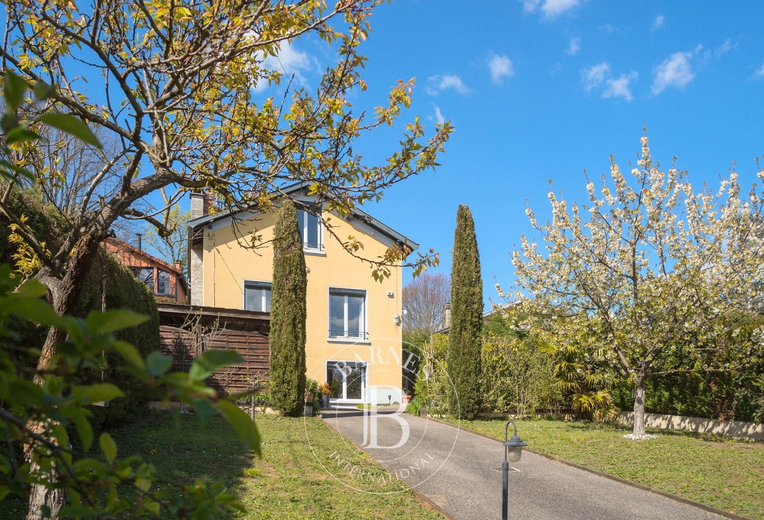 Caluire-et-Cuire – Crépieux - Maison familiale - Terrain de 958 m²  - 3 Chambres (4 chambres possible) — photo 1