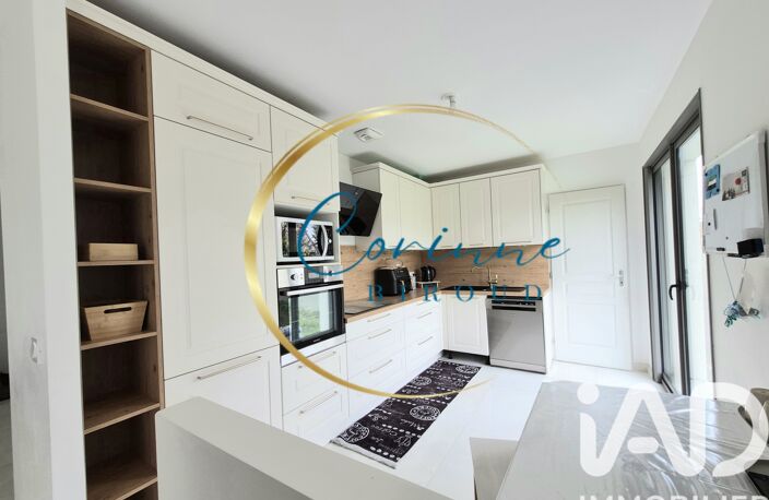 Vente Maison/villa 8 pièces — photo 2