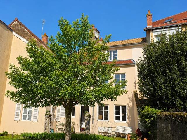 Vente Maison de ville 8 pièces — photo du bien