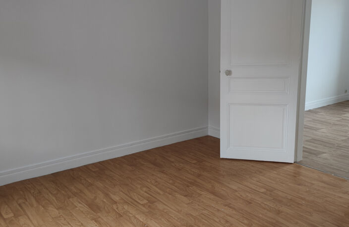 APPARTEMENT TYPE3, Secteur Paix à REIMS — photo 2