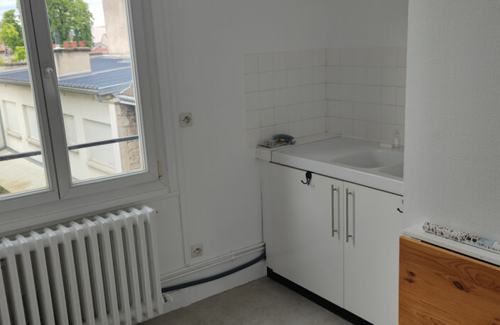 APPARTEMENT TYPE3, Secteur Paix à REIMS — photo 4