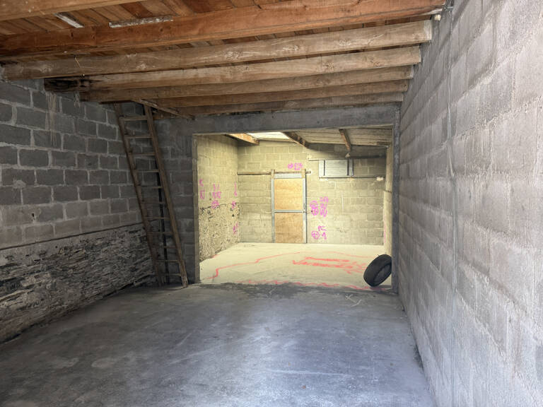 LOCAL DE STOCKAGE/GARAGE  A LOUER ANGERS — photo 1