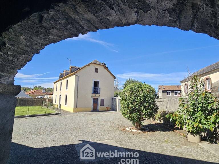 Maison - 150m² - Lestelle-Bétharram — photo 1