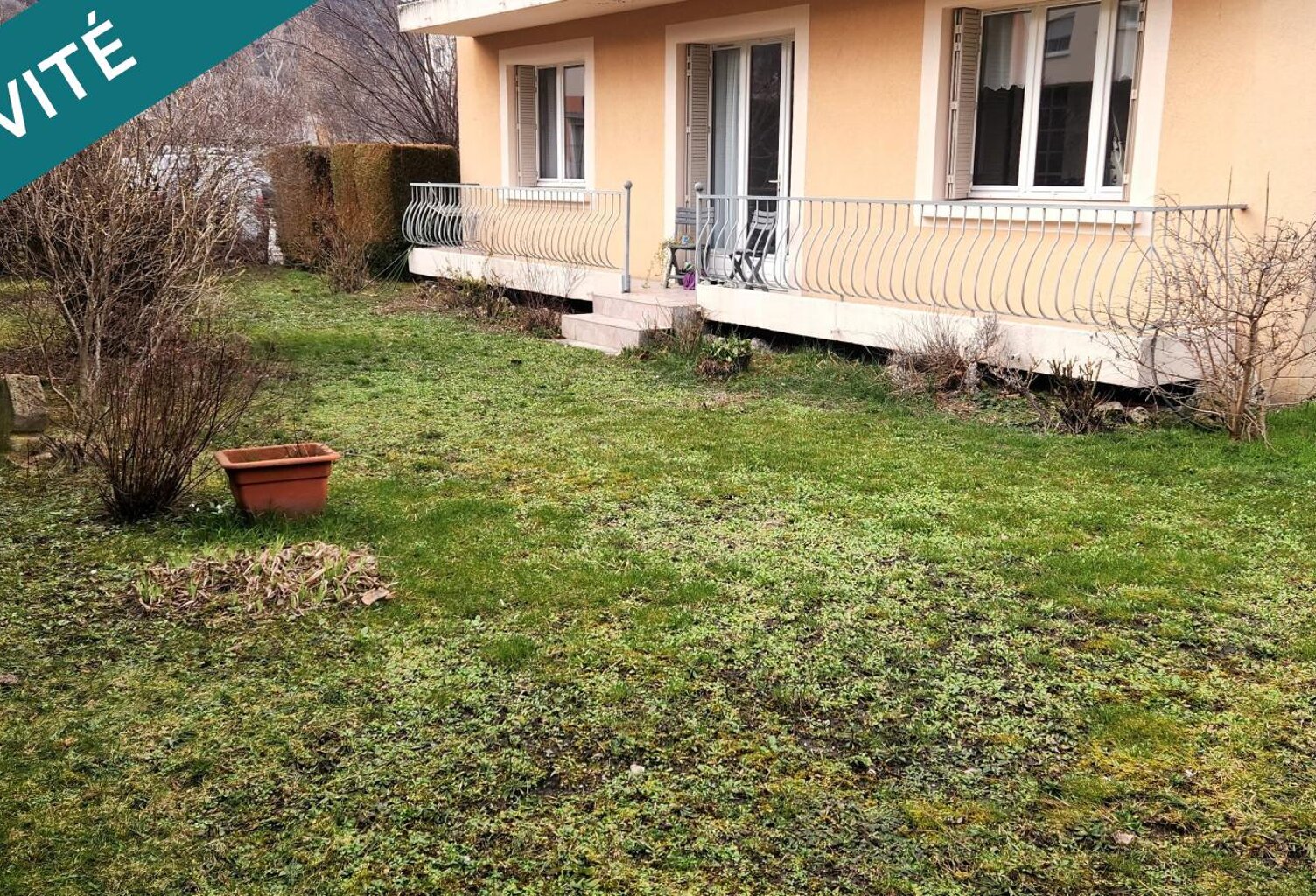 Appartement de charme en rez-de-chaussée avec jardin privatif et garage — photo 1