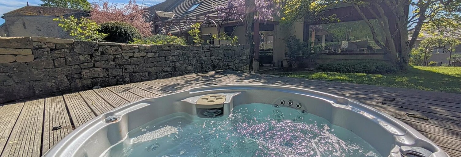 Maison 8 Pièces 200 m² à vendre à Lons-le-Saunier (39000)