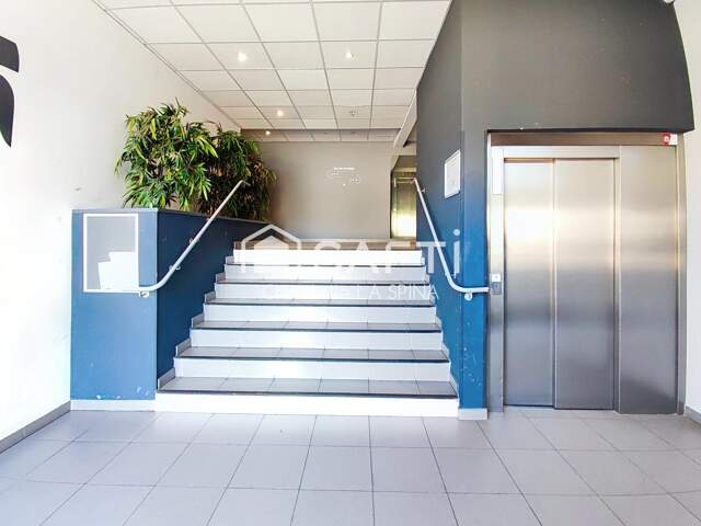 Appartement T2  Loggia  Parking privatif et sécurisé — photo du bien