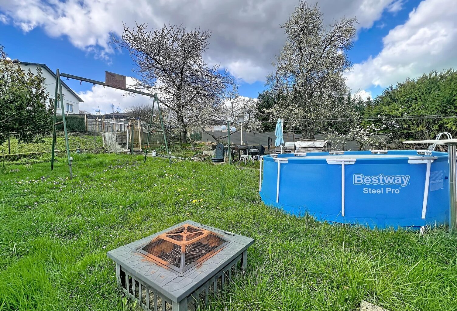 À Clouange, maison lumineuse de 127 m² avec jardin et garage — photo 1