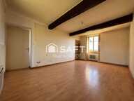 Maison de campagne avec vue dégagée, 3 chambres et beau potentiel. — photo 4