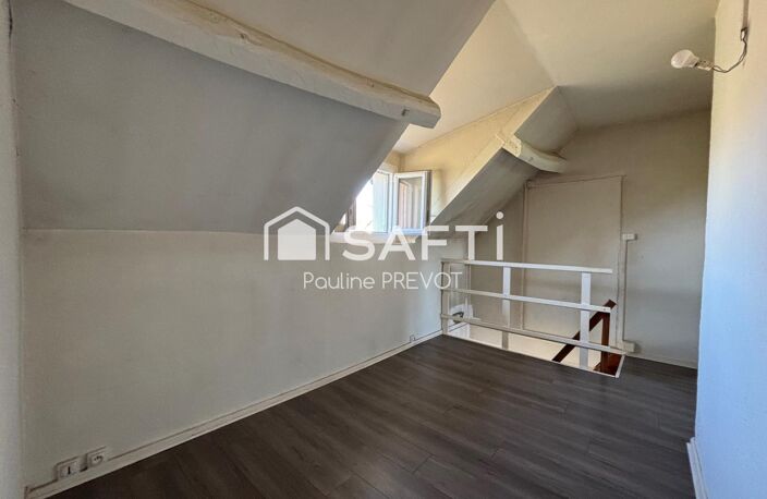 Maison de campagne avec vue dégagée, 3 chambres et beau potentiel. — photo 5