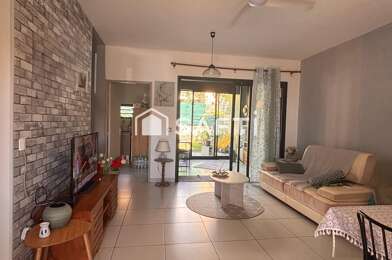 Appartement 3 pièces 296800 €