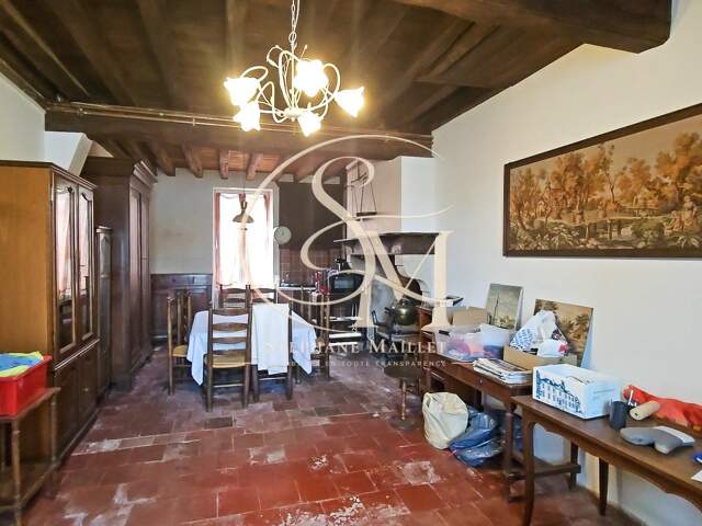 Maison de ville spacieuse au fort potentiel — photo du bien