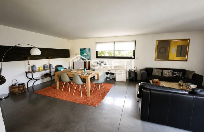 Maison d'habitation 4 faces, de type T6, comprenant 5 chambres, 4 salles de Bains, 2 WC — photo 5